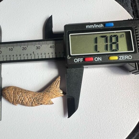 Jasper Mini Fish Carving‎ Sculpture - Picture 6 of 10